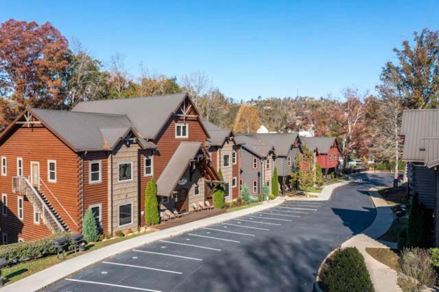 The Mighty Crabapple Manor By Stony Brook Cabins Gatlinburg Zewnętrze zdjęcie